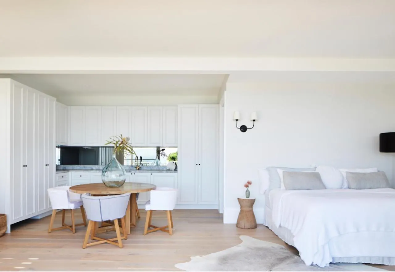 The Cape At Wategos Pool Pavilion Byron Bay Lodge